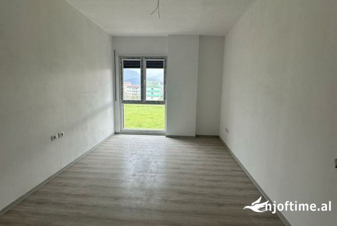 Shtepi ne shitje Apartament ne Tirane, 2+1, Mobilimi Bosh, pa mobiluar, Pagesa 95,710  Euro.