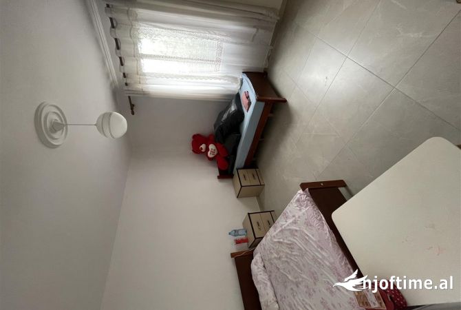 Shtepi me qera Apartament ne Tirane, 1+1, Mobilimi E mobiluar, Pagesa 300  Euro.