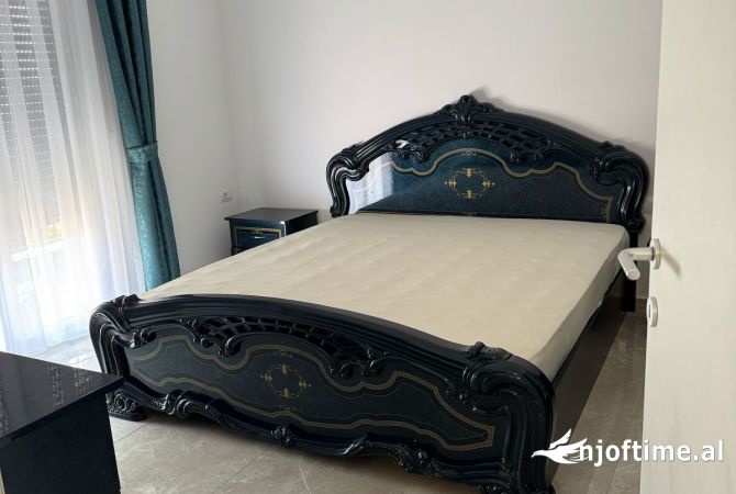 Shtepi me qera Apartament ne Tirane, 2+1, Mobilimi E mobiluar, Pagesa 400  Euro.