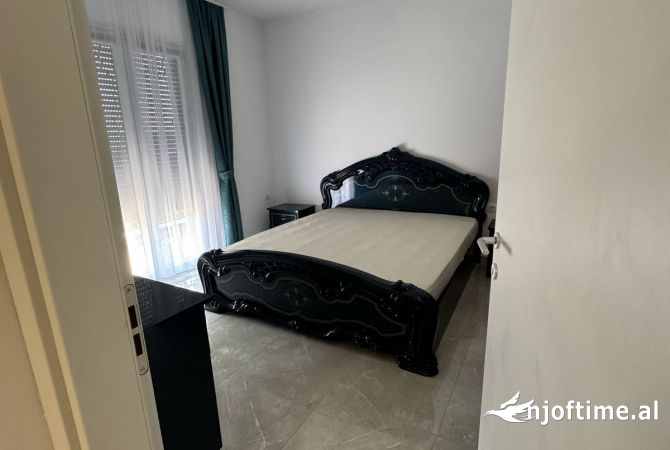 Shtepi me qera Apartament ne Tirane, 2+1, Mobilimi E mobiluar, Pagesa 400  Euro.