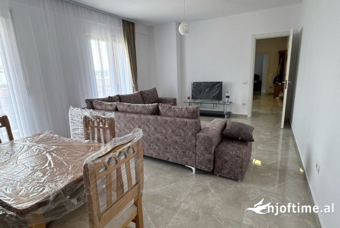 Shtepi me qera 2+1 ne Tirane - 400 Euro