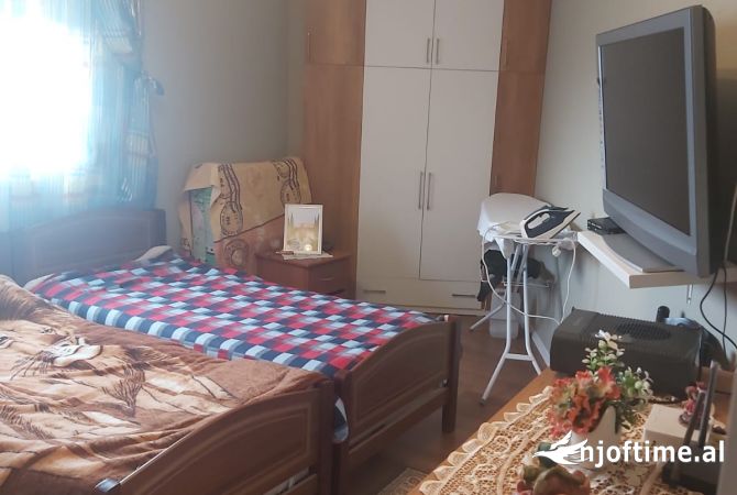Shtepi me qera Apartament ne Tirane, 1+1, Mobilimi E mobiluar, Pagesa 400  Euro.