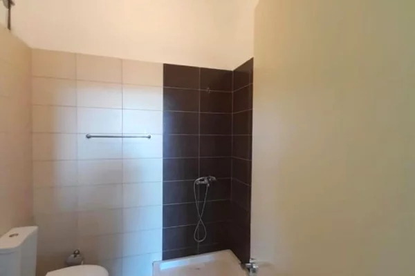 Shtepi me qera 2+1 ne Tirane - 450 Euro