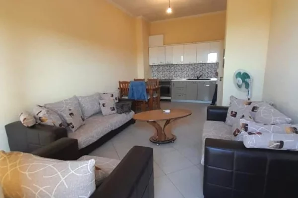 Shtepi me qera 2+1 ne Tirane - 450 Euro