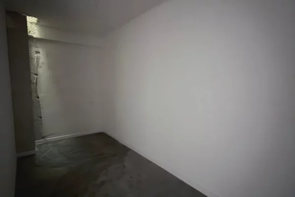 Shtepi ne shitje Apartament ne Tirane, 3+1, Mobilimi Bosh, pa mobiluar, Pagesa 197,920  Euro.