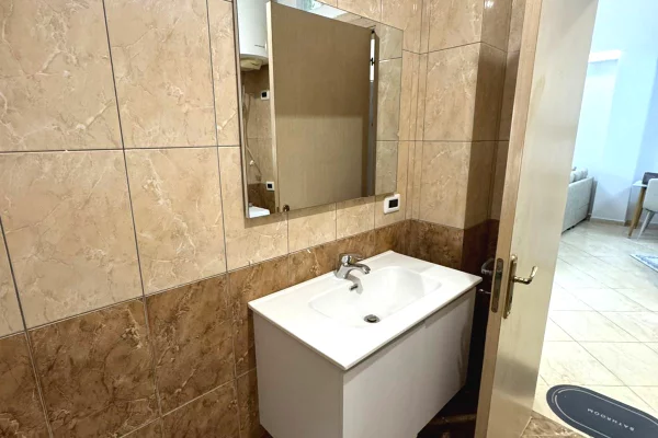 Shtepi me qera 1+1 ne Tirane - 430 Euro