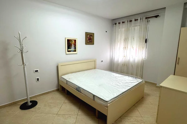 Shtepi me qera Apartament ne Tirane, 1+1, Mobilimi E mobiluar, Pagesa 430  Euro.