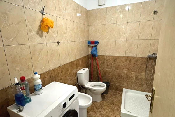 Shtepi me qera Apartament ne Tirane, 1+1, Mobilimi E mobiluar, Pagesa 430  Euro.