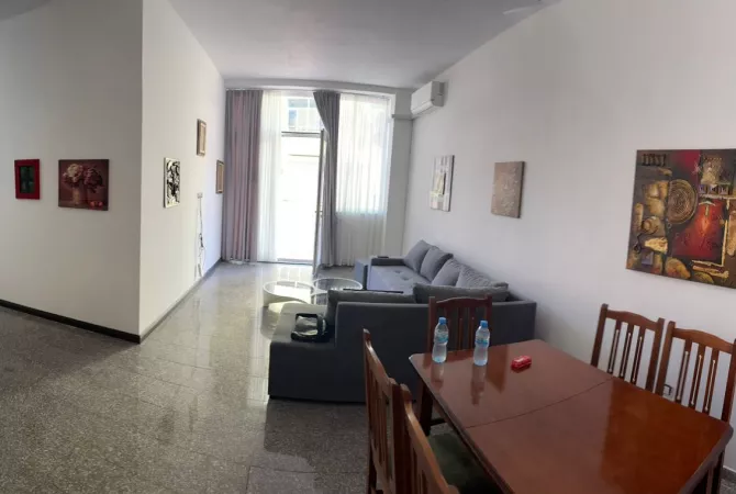 Shtepi me qera Apartament ne Tirane, 2+1, Mobilimi E mobiluar, Pagesa 65,000  Leke.
