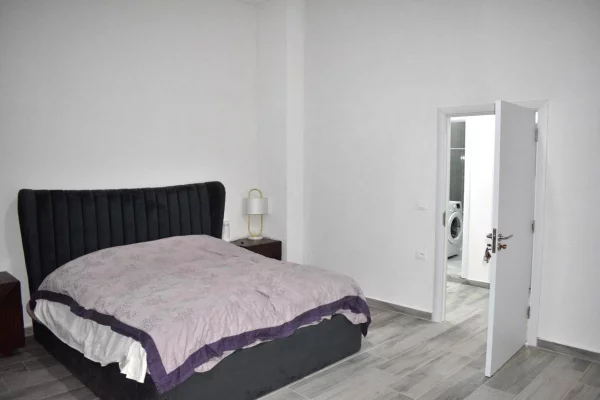 Shtepi me qera Apartament ne Tirane, 4+1, Mobilimi E mobiluar, Pagesa 1,500  Euro.