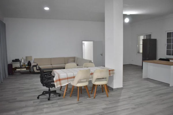 Shtepi me qera Apartament ne Tirane, 4+1, Mobilimi E mobiluar, Pagesa 1,500  Euro.