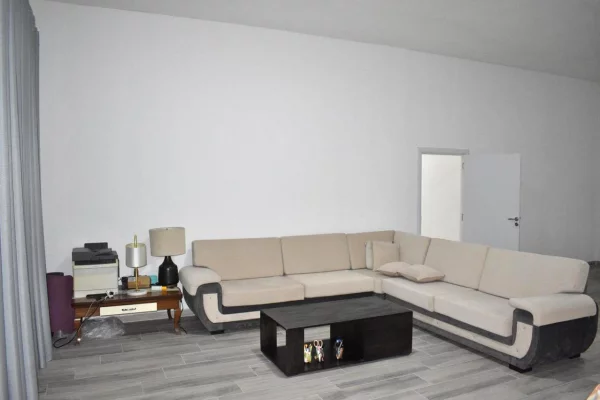 Shtepi me qera Apartament ne Tirane, 4+1, Mobilimi E mobiluar, Pagesa 1,500  Euro.