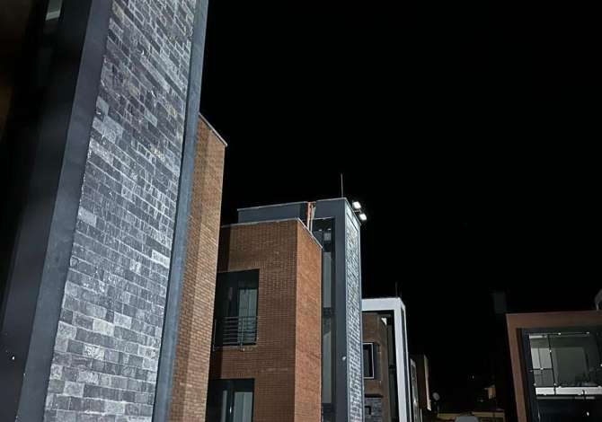 Shtepi ne shitje 4+1 ne Tirane - 450,000 Euro