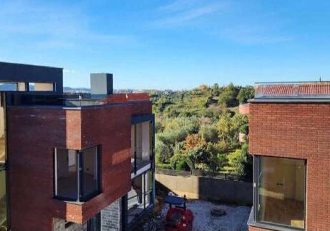 Shtepi ne shitje Vila Luksoze ne Tirane, 4+1, Mobilimi Bosh, pa mobiluar, Pagesa 450,000  Euro.