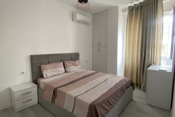 Shtepi me qera Apartament ne Tirane, 1+1, Mobilimi E mobiluar, Pagesa 650  Euro.