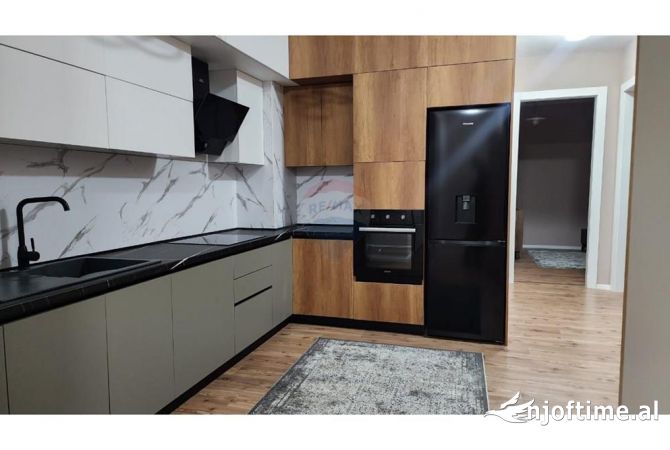 Shtepi me qera 2+1 ne Tirane - 1,200 Euro