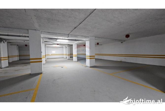 Ambient biznesi me qera 4+1 ne Tirane - 3,000 Euro