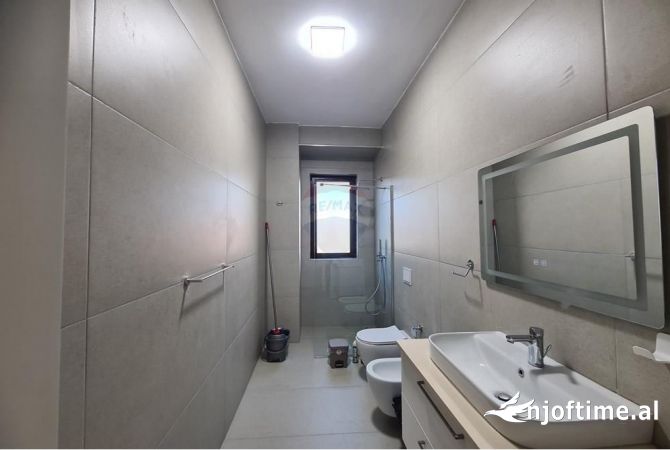 Shtepi me qera 2+1 ne Tirane - 750 Euro