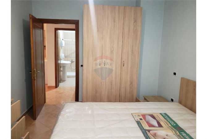 Shtepi me qera Apartament ne Tirane, 1+1, Mobilimi E mobiluar, Pagesa 550  Euro.