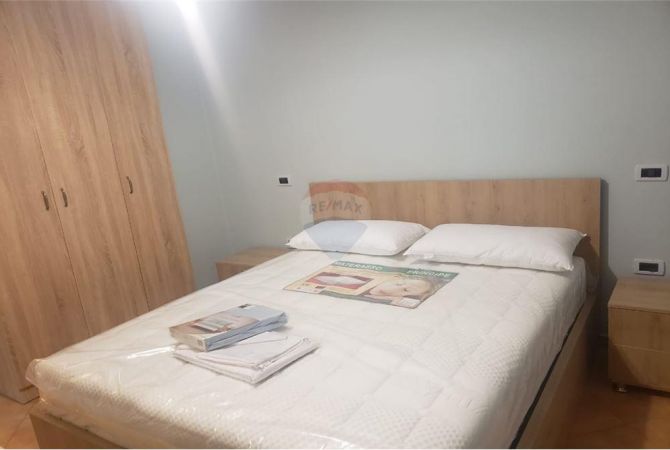 Shtepi me qera Apartament ne Tirane, 1+1, Mobilimi E mobiluar, Pagesa 550  Euro.