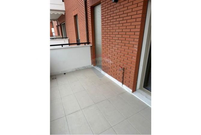 Shtepi me qera Apartament ne Tirane, 2+1, Mobilimi Pjeserisht e mobiluar, Pagesa 800  Euro.