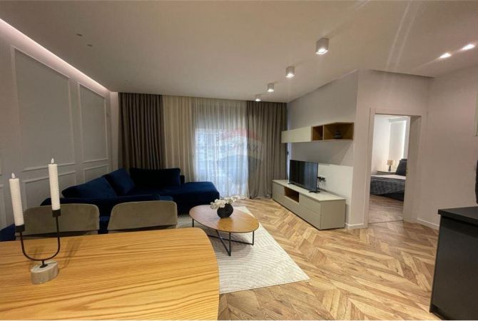 Shtepi me qera 2+1 ne Tirane - 890 Euro