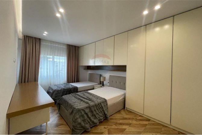 Shtepi me qera Apartament ne Tirane, 2+1, Mobilimi E mobiluar, Pagesa 890  Euro.