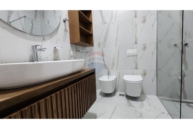 Shtepi me qera Apartament ne Tirane, 1+1, Mobilimi E mobiluar, Pagesa 800  Euro.