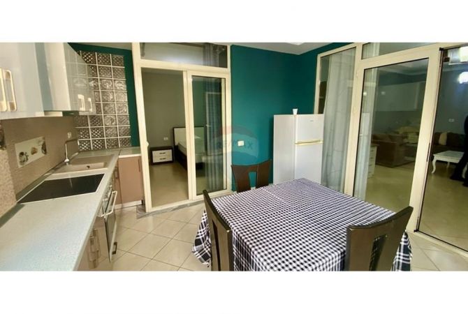 Shtepi me qera Apartament ne Tirane, 1+1, Mobilimi E mobiluar, Pagesa 500  Euro.
