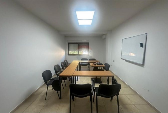 Ambient biznesi me qera 4+1 ne Tirane - 650 Euro