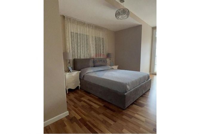 Shtepi me qera Apartament ne Tirane, 1+1, Mobilimi E mobiluar, Pagesa 730  Euro.