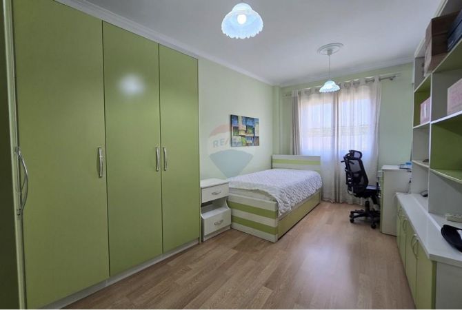 Shtepi me qera Apartament ne Tirane, 2+1, Mobilimi E mobiluar, Pagesa 580  Euro.