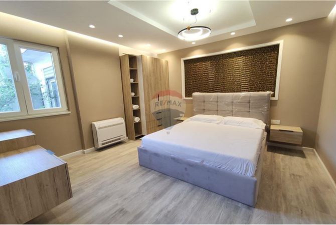 Shtepi me qera Apartament ne Tirane, 2+1, Mobilimi E mobiluar, Pagesa 700  Euro.