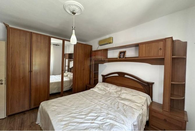 Shtepi me qera Apartament ne Tirane, 2+1, Mobilimi E mobiluar, Pagesa 500  Euro.