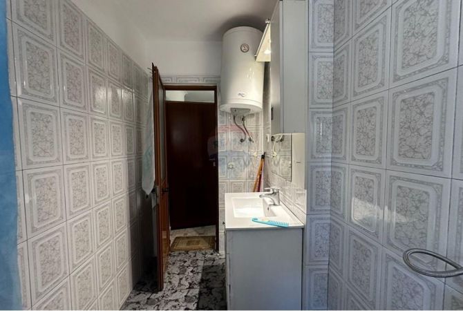 Shtepi me qera Apartament ne Tirane, 2+1, Mobilimi E mobiluar, Pagesa 500  Euro.