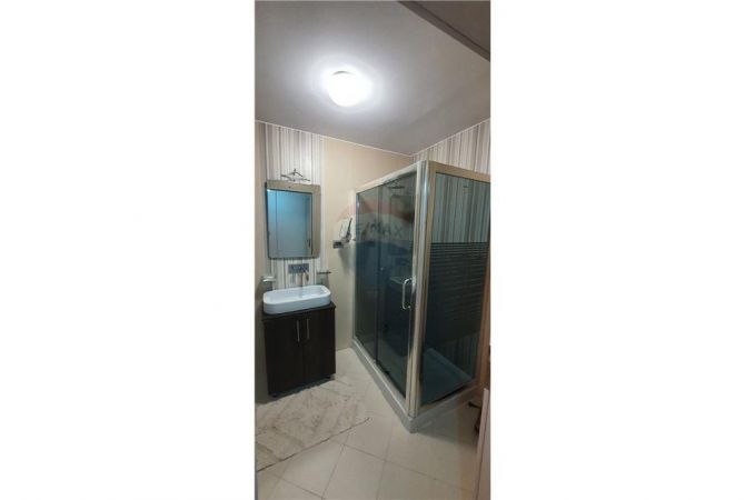 Shtepi me qera Apartament ne Tirane, 2+1, Mobilimi E mobiluar, Pagesa 850  Euro.