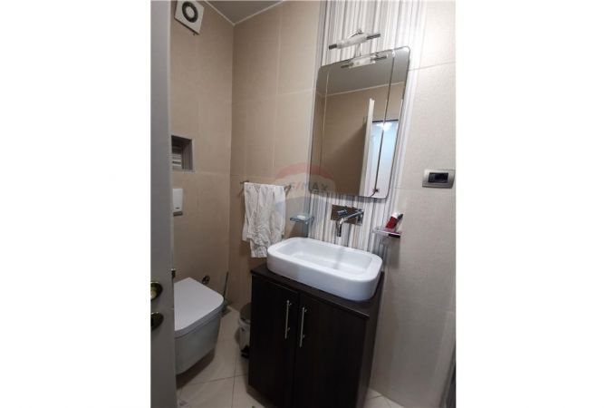 Shtepi me qera Apartament ne Tirane, 2+1, Mobilimi E mobiluar, Pagesa 850  Euro.
