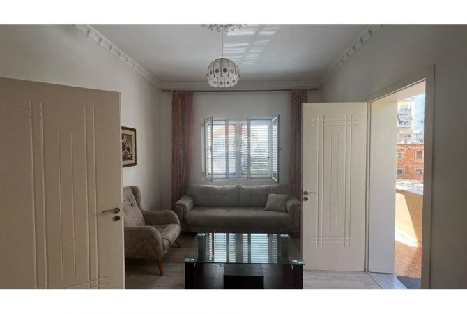 Shtepi me qera 2+1 ne Tirane - 700 Euro
