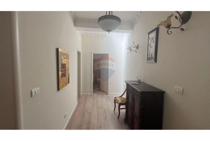 Casa in affitto 2+1 a Tirana - 700 Euro