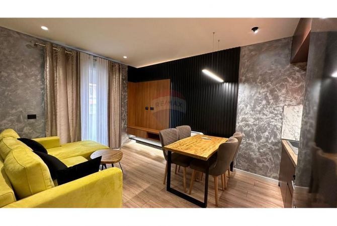 Shtepi me qera 2+1 ne Tirane - 900 Euro