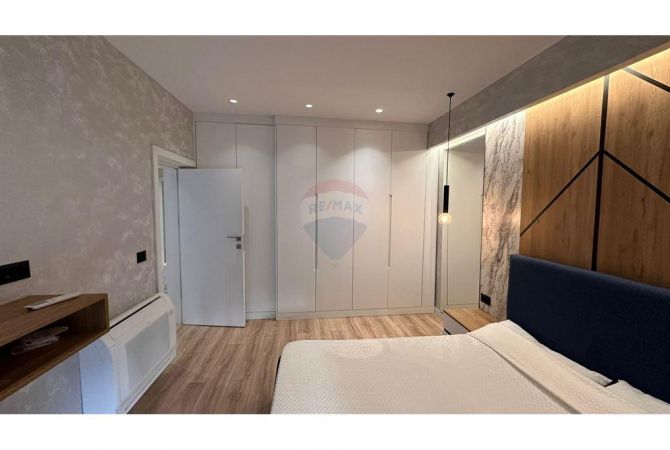 Shtepi me qera Apartament ne Tirane, 2+1, Mobilimi E mobiluar, Pagesa 900  Euro.