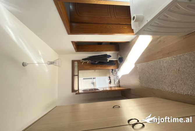 Shtepi me qera 2+1 ne Tirane - 450 Euro