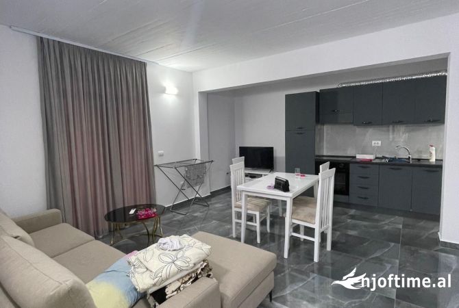 Shtepi me qera 1+1 ne Tirane - 409 Euro