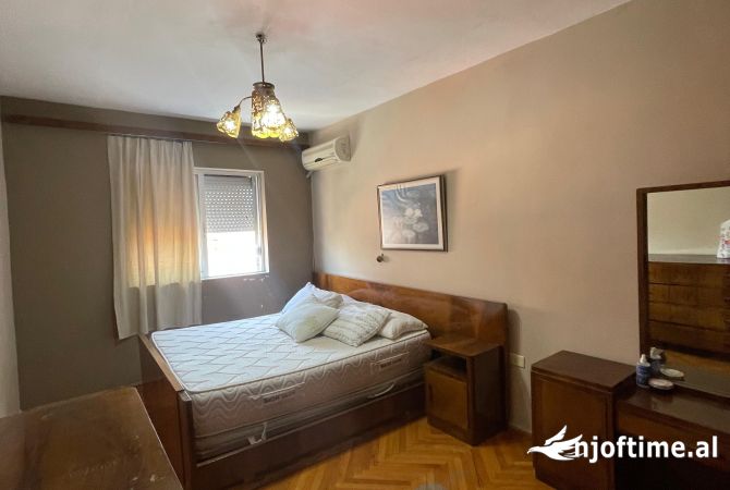 Shtepi me qera Apartament ne Tirane, 2+1, Mobilimi E mobiluar, Pagesa 45,090  Leke.