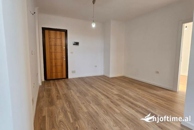 Shtepi ne shitje Apartament ne Tirane, 1+1, Mobilimi Bosh, pa mobiluar, Pagesa 112,090  Euro.