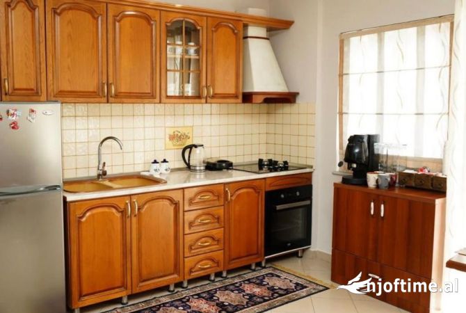 Shtepi me qera 2+1 ne Tirane - 78,090 Leke