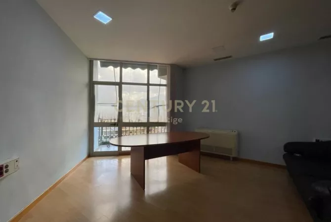 House for Sale 4+1 in Tirana - 485,000 Euro