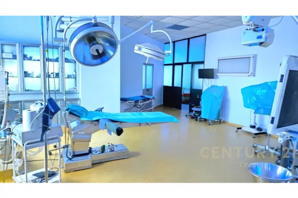 Ambient biznesi me qera 5+1 ne Tirane - 13,000 Euro