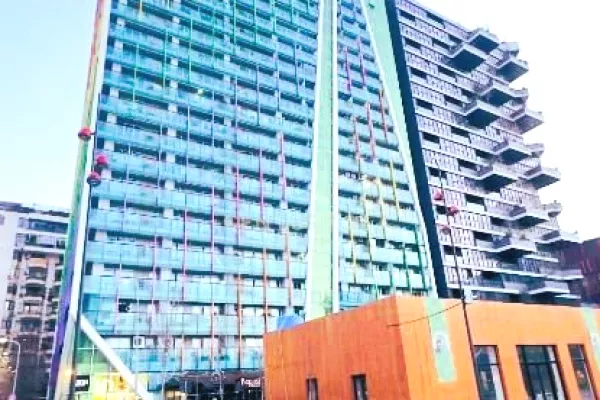 Ambiente Commerciale in Affitto 3+1 a Tirana - 6,500 Euro
