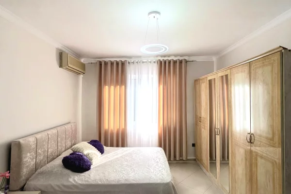 Shtepi me qera Apartament ne Tirane, Garsoniere, Mobilimi E mobiluar, Pagesa 550  Euro.